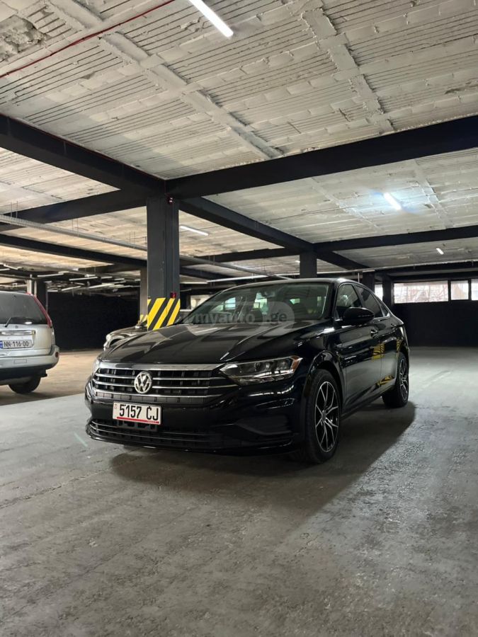 Volkswagen Jetta 2019 — photo 2
