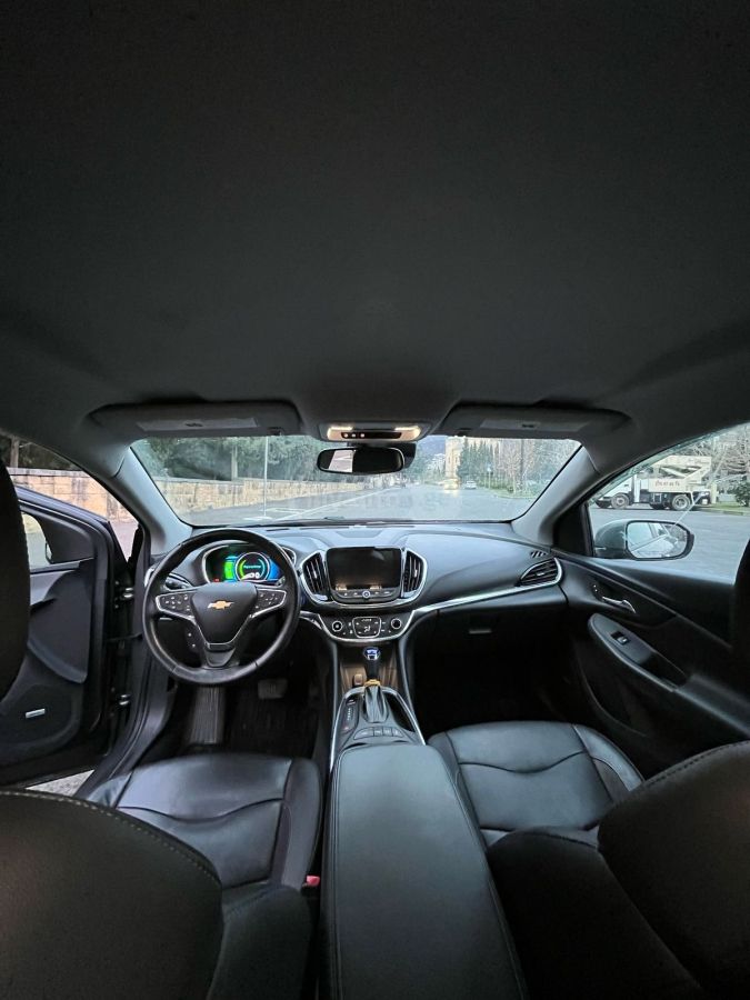 Chevrolet Volt 2017 — photo 2
