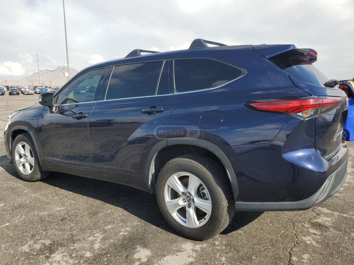 Toyota Highlander 2022 — photo 2