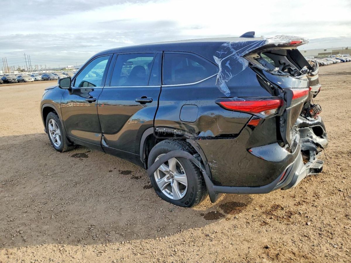 Toyota Highlander 2021 — photo 2