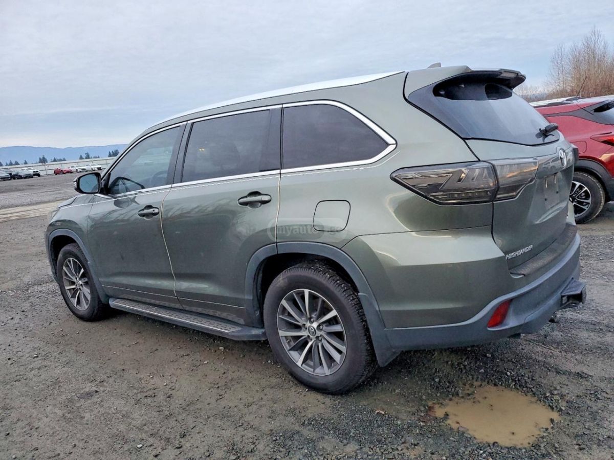 Toyota Highlander 2018 — photo 2