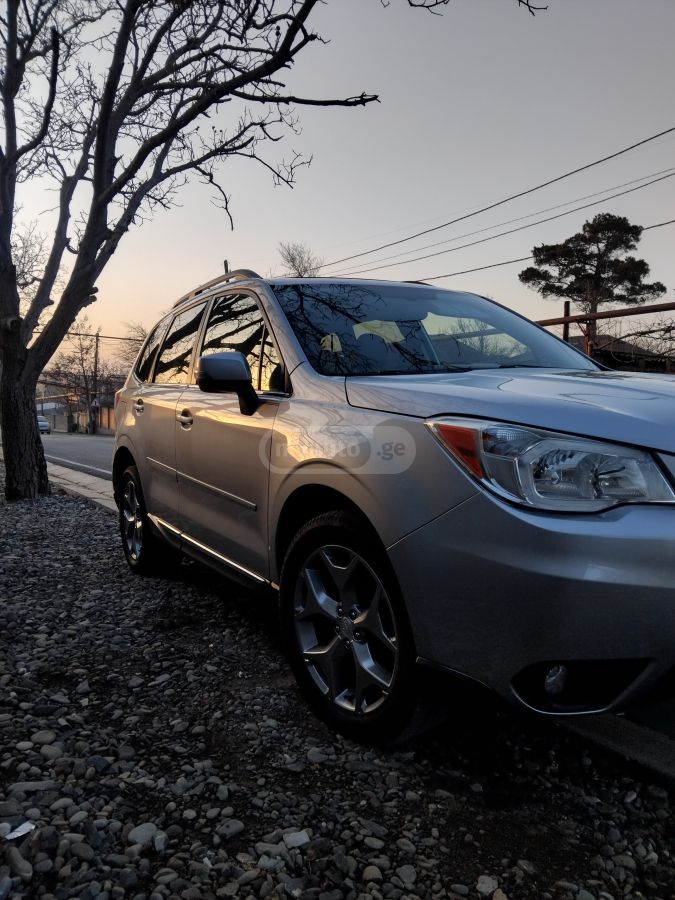 Subaru Forester 2014 — photo 2