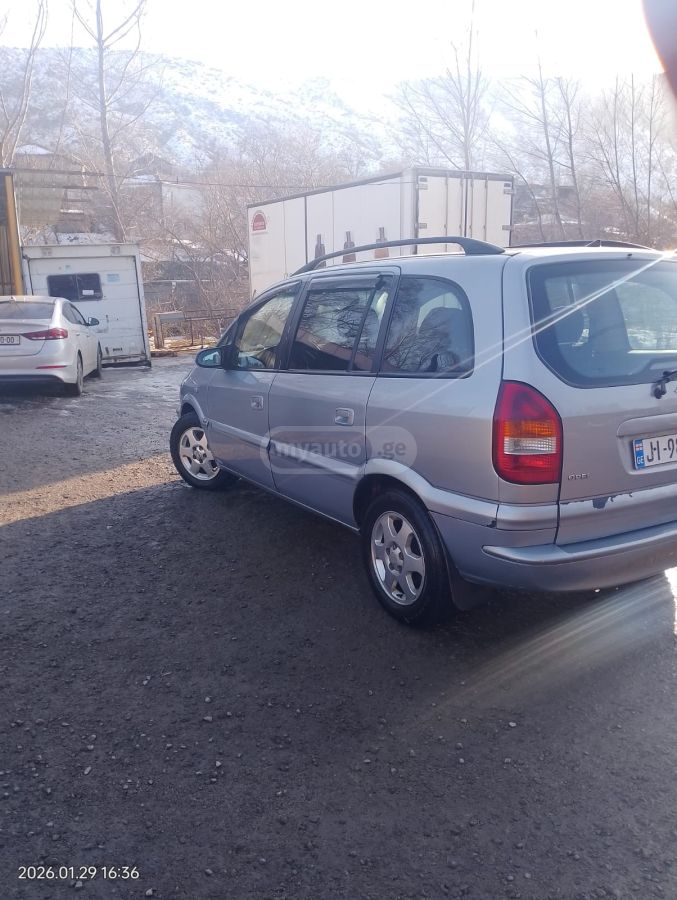 Opel Zafira 2001 — photo 2