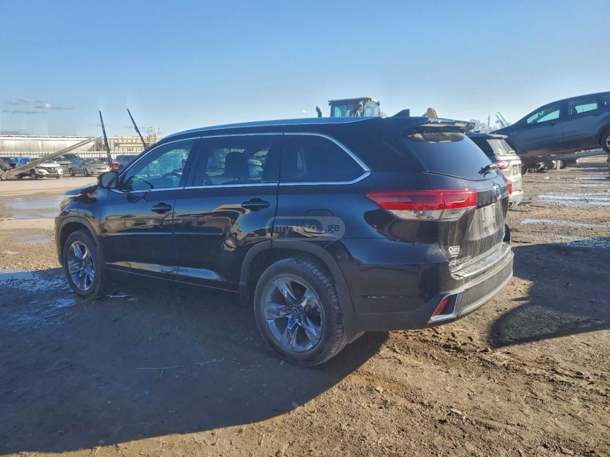 Toyota Highlander 2019 — photo 2