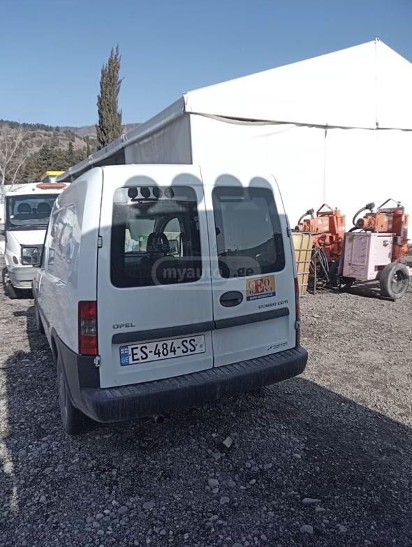 Opel Combo 2010 — photo 2