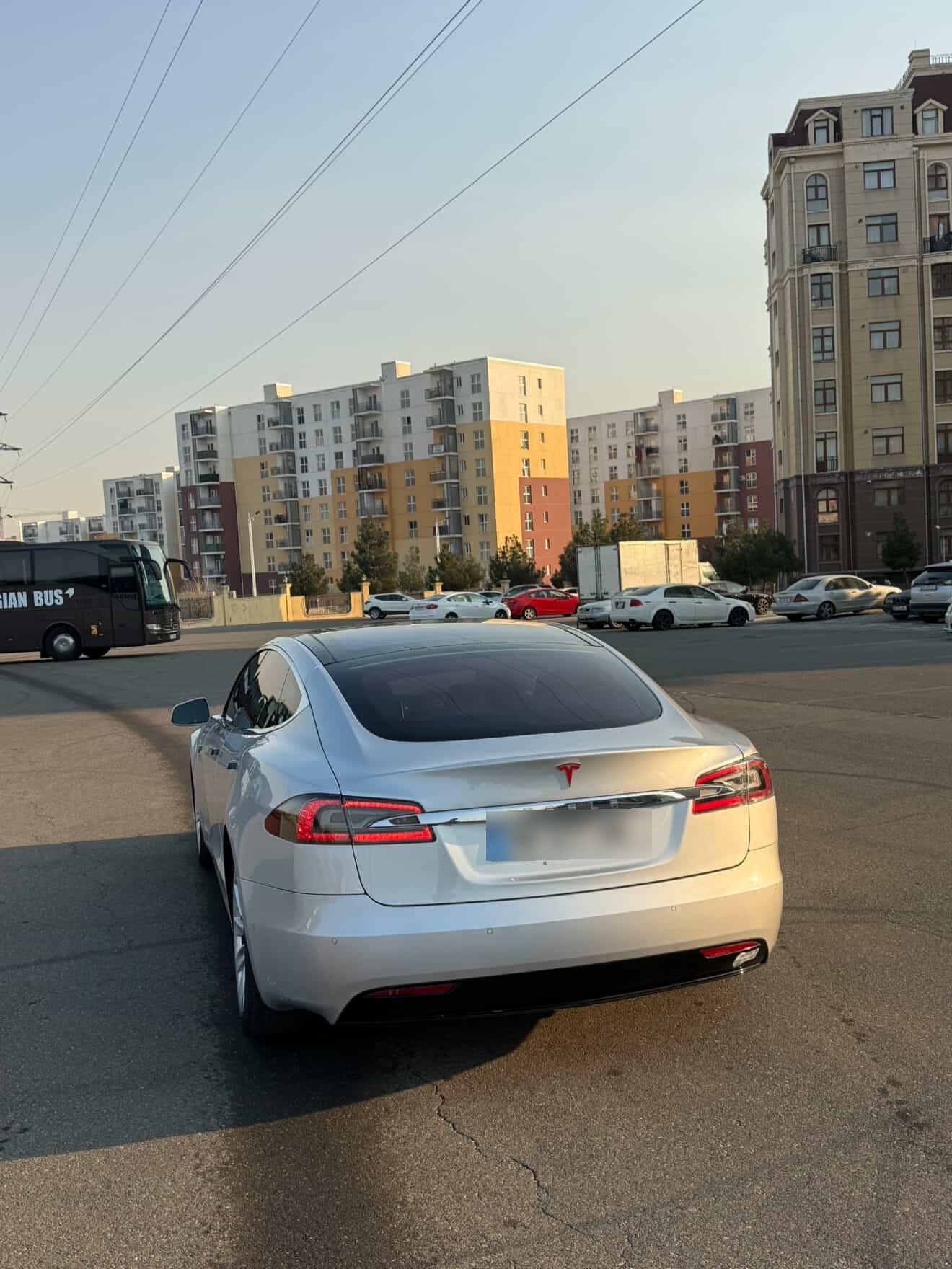 Tesla Model S 2016 — photo 2