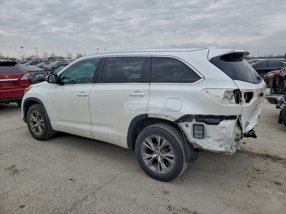 Toyota Highlander 2015 — photo 2