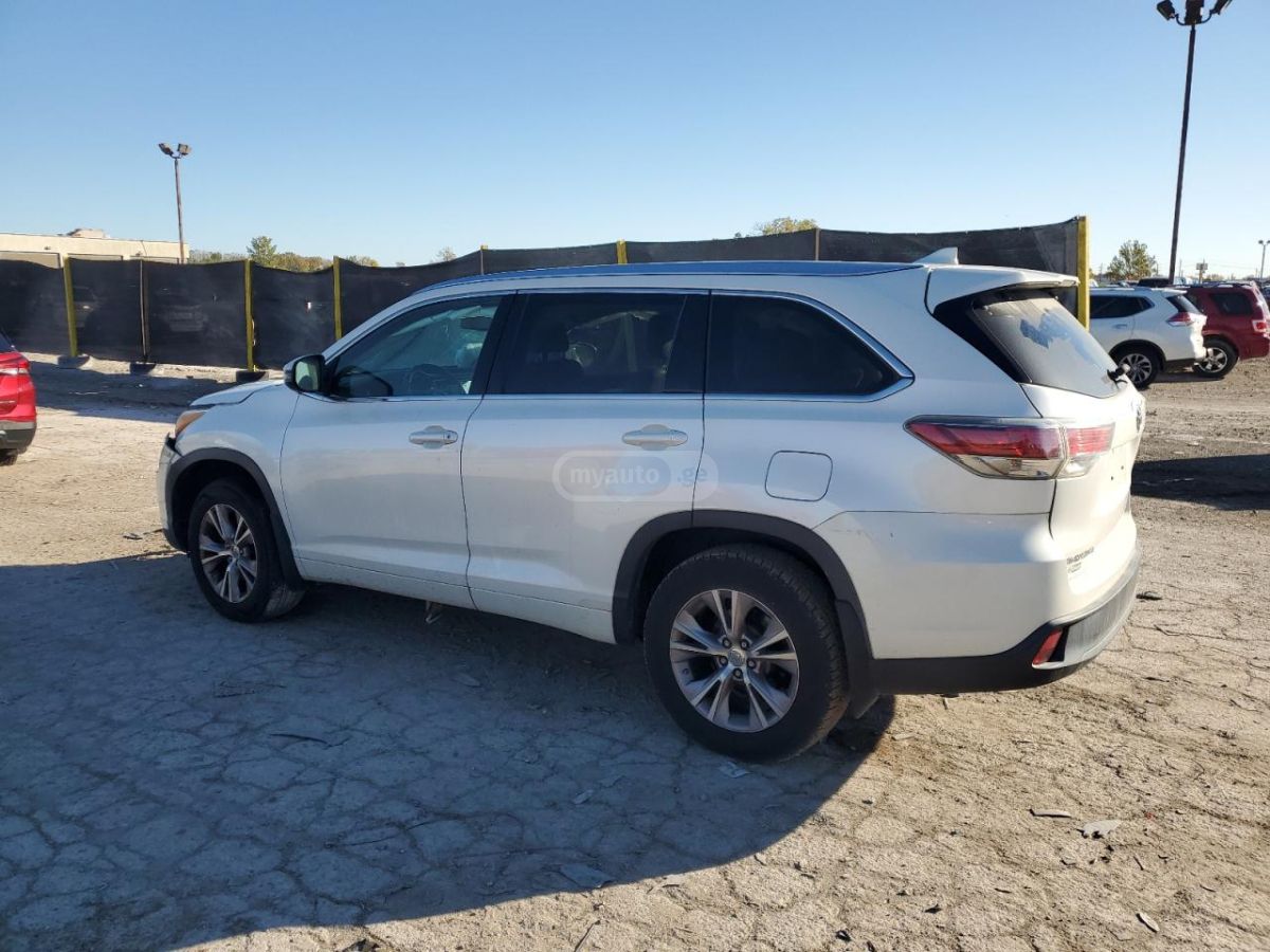 Toyota Highlander 2015 — photo 2
