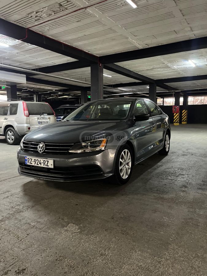 Volkswagen Jetta 2015 — photo 2