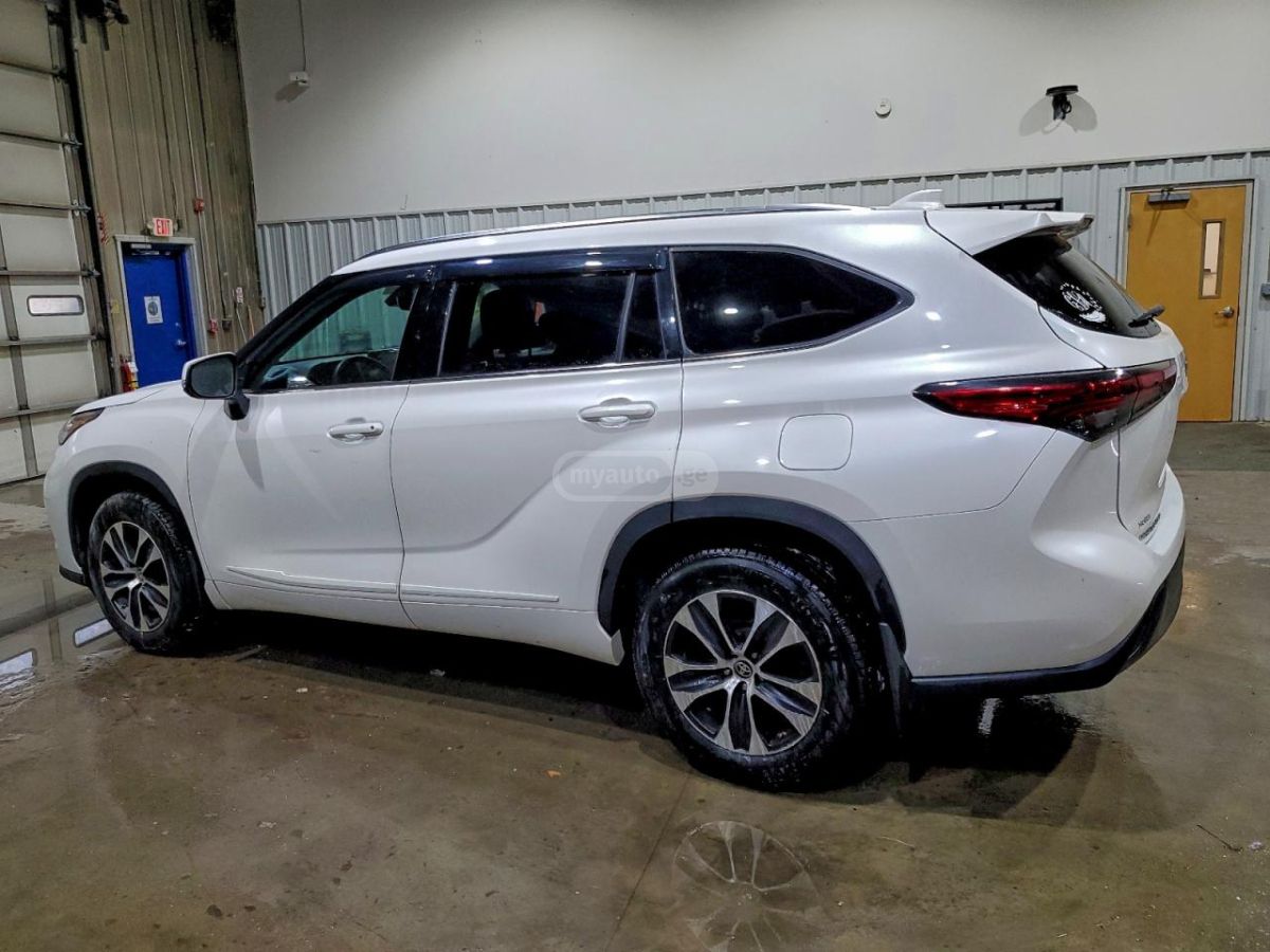 Toyota Highlander 2020 — photo 2