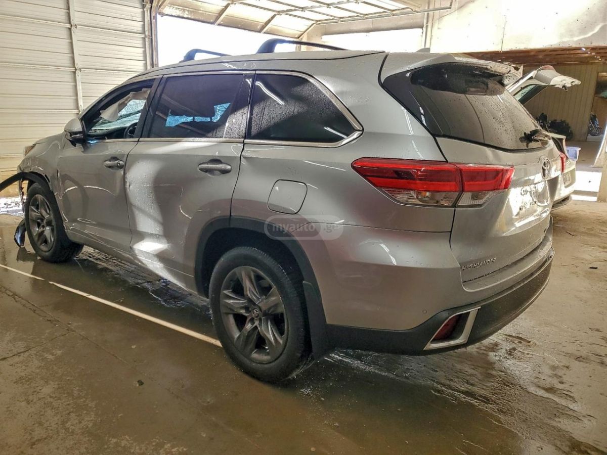 Toyota Highlander 2019 — photo 2