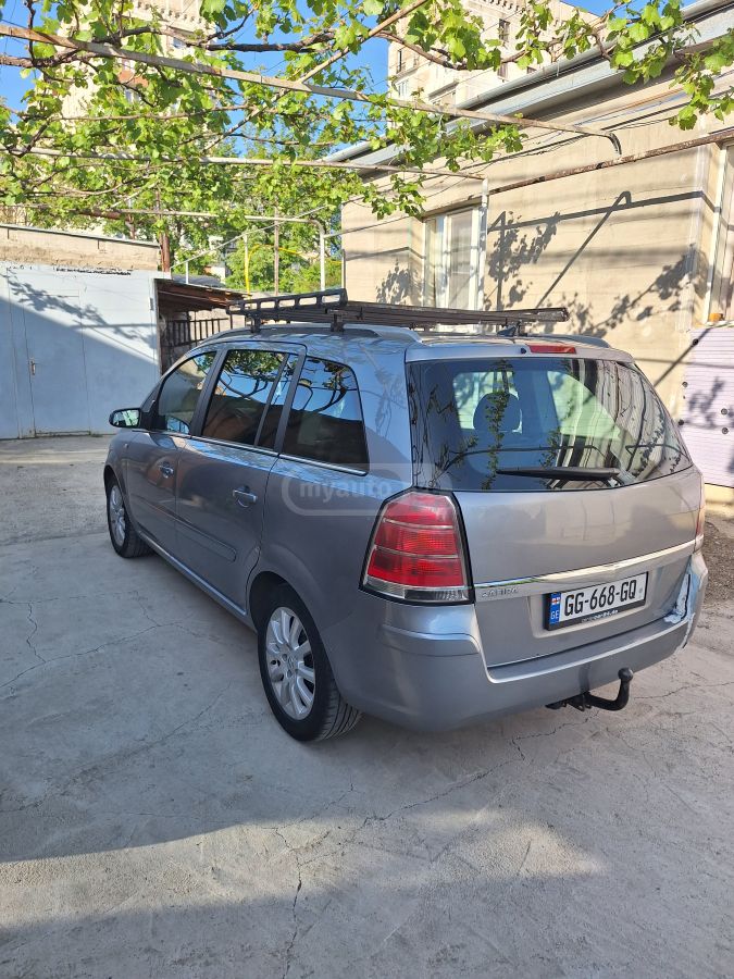 Opel Zafira 2005 — photo 2