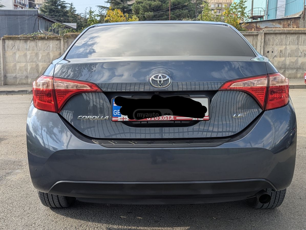 Toyota Corolla 2017 — photo 2