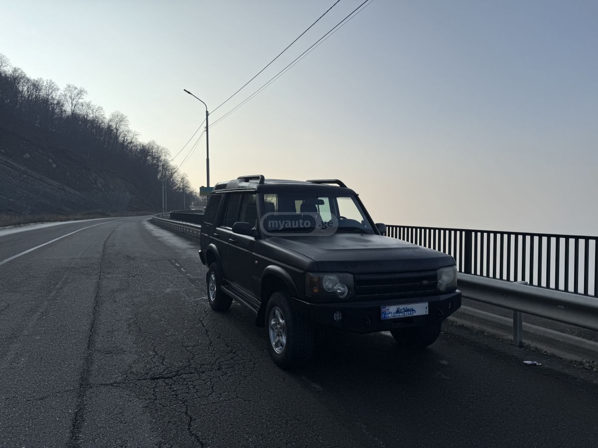 Land Rover Discovery 2002 — photo 2