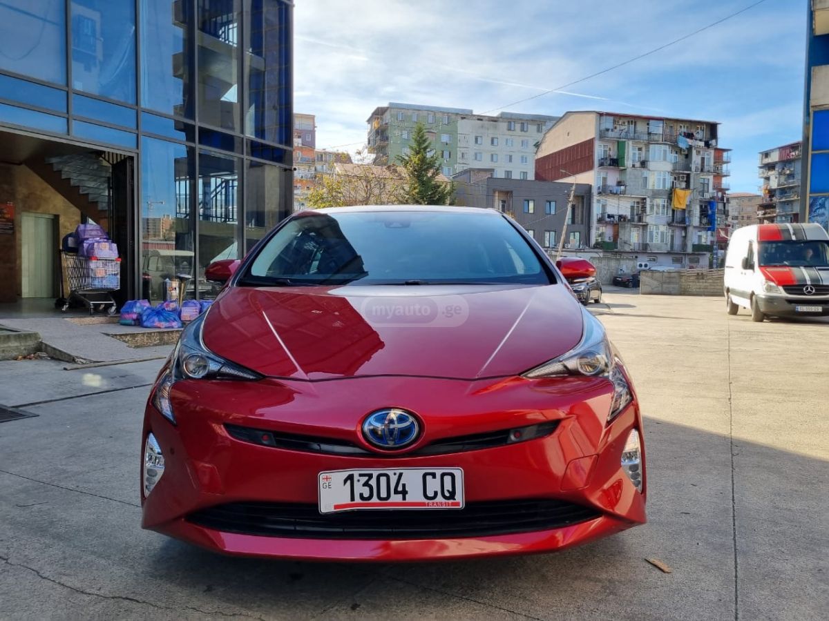 Toyota Prius 2016 — photo 2