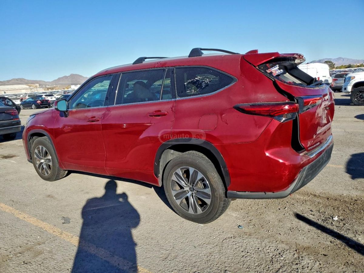 Toyota Highlander 2022 — photo 2
