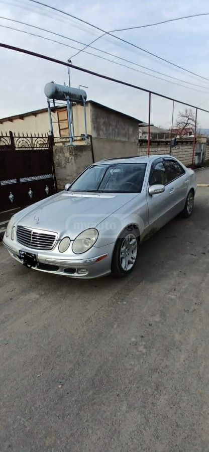 Mercedes-Benz E 500