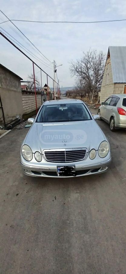 Mercedes-Benz E 500 2003 — photo 2