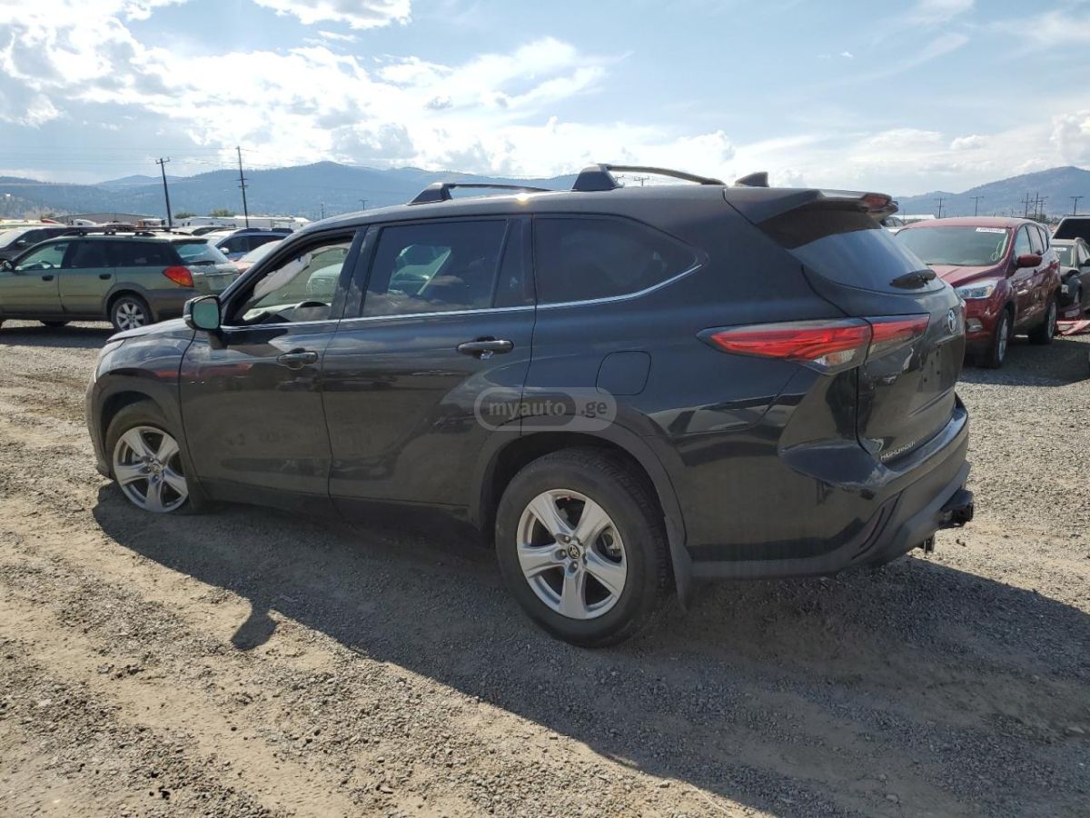 Toyota Highlander 2022 — photo 2