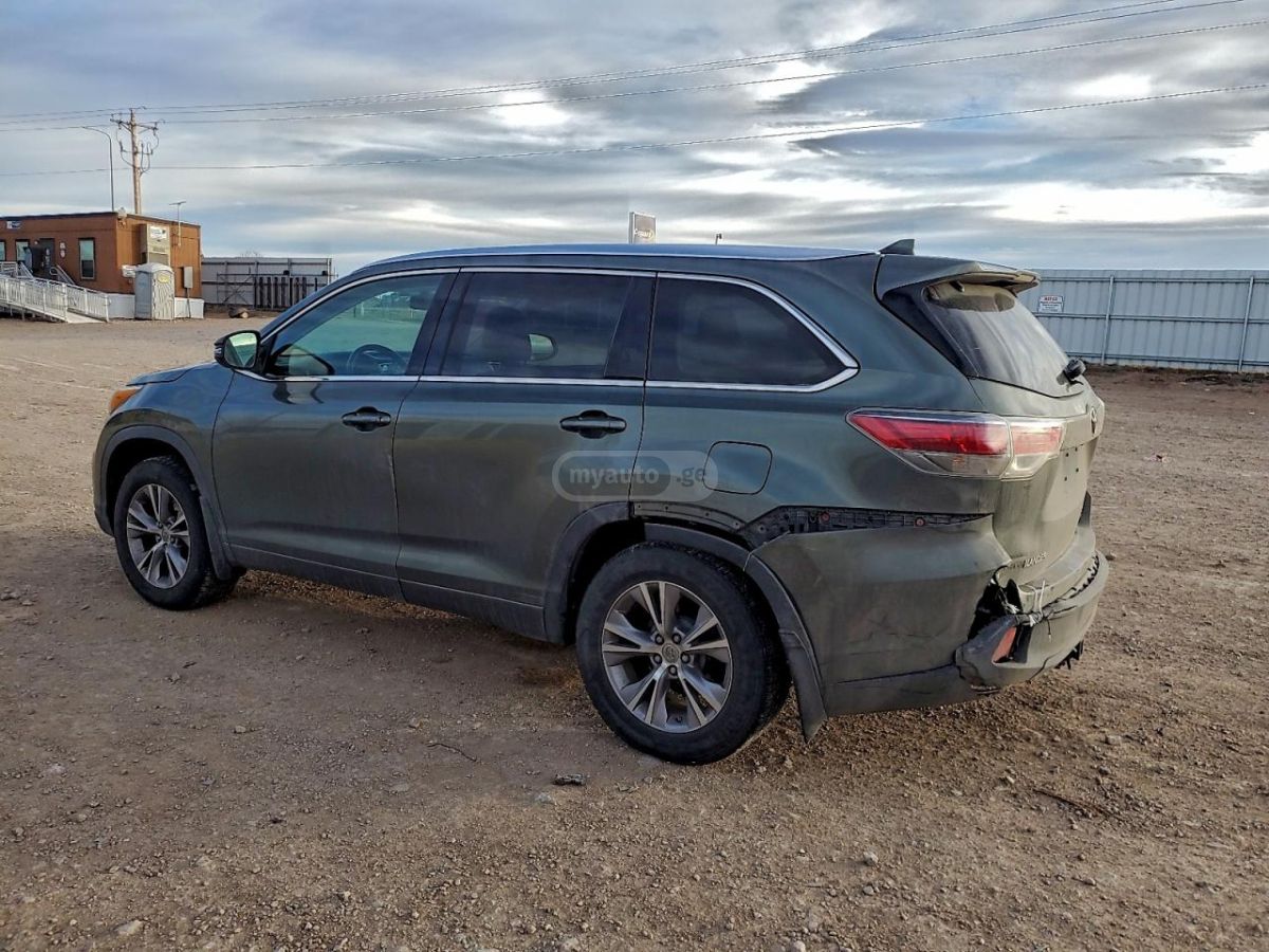 Toyota Highlander 2014 — photo 2