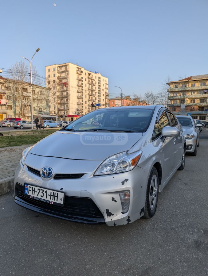 Toyota Prius 2014 — photo 2