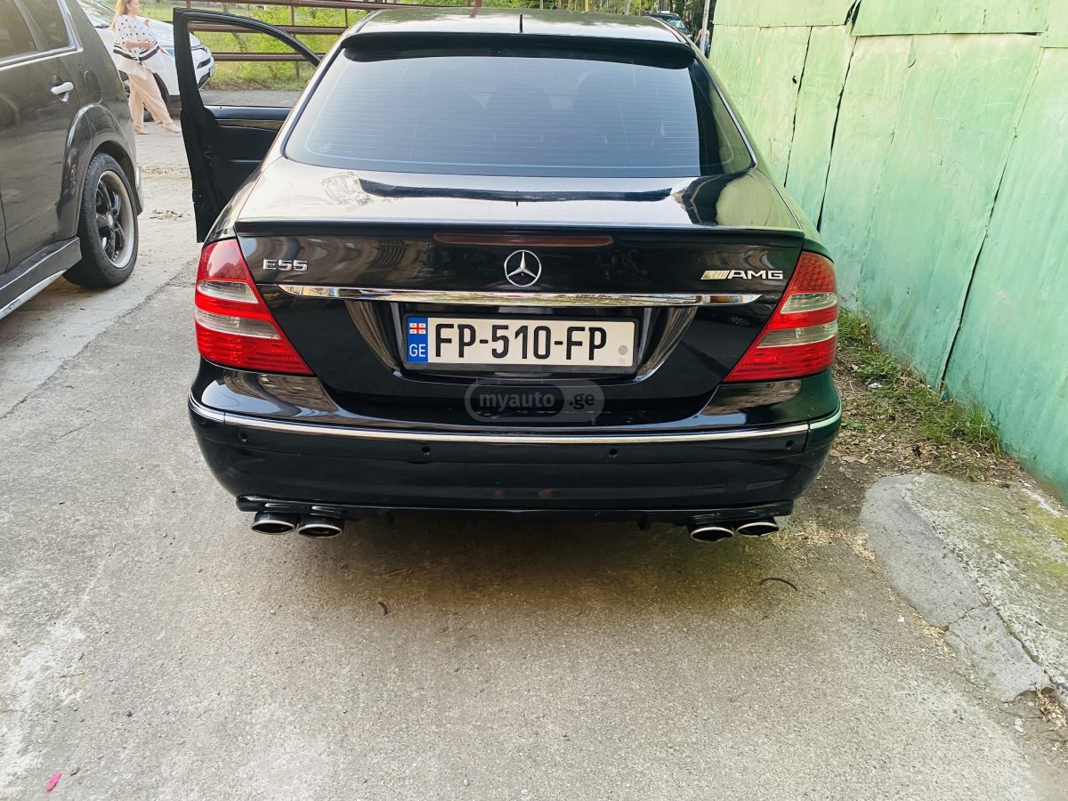 Mercedes-Benz E 320