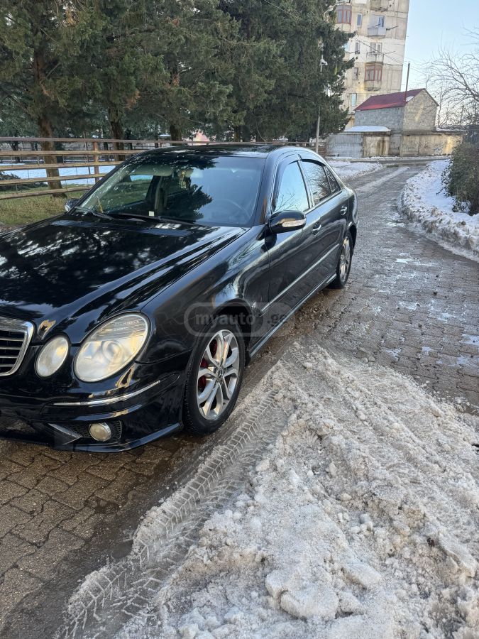 Mercedes-Benz E 320 2004 — photo 2