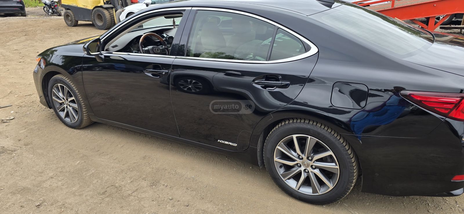 Lexus ES 300 2016 — photo 2