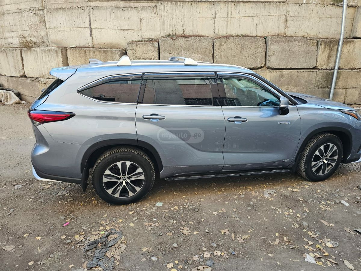 Toyota Highlander 2021 — photo 2