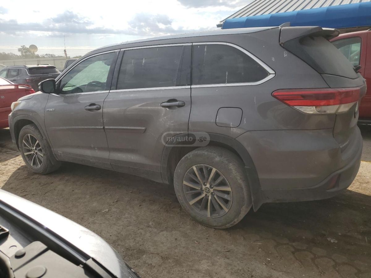 Toyota Highlander 2019 — photo 2