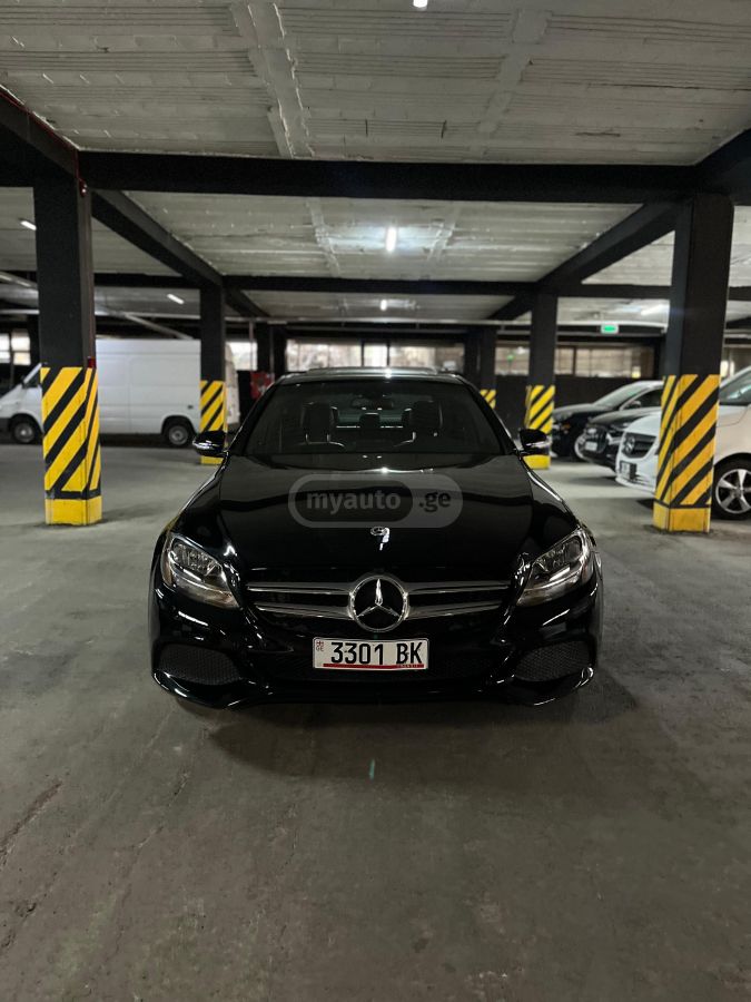 Mercedes-Benz C 300 2018 — photo 2