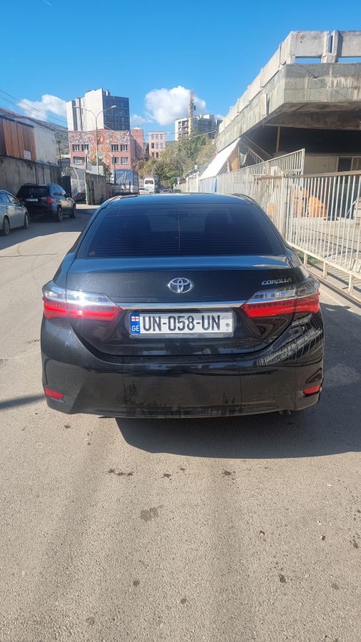 Toyota Corolla 2018 — photo 2