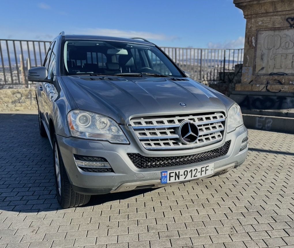 Mercedes-Benz ML 350 2011 — photo 2