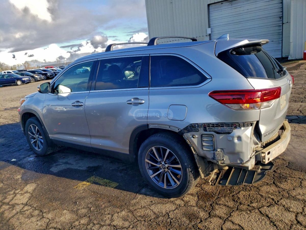 Toyota Highlander 2019 — photo 2
