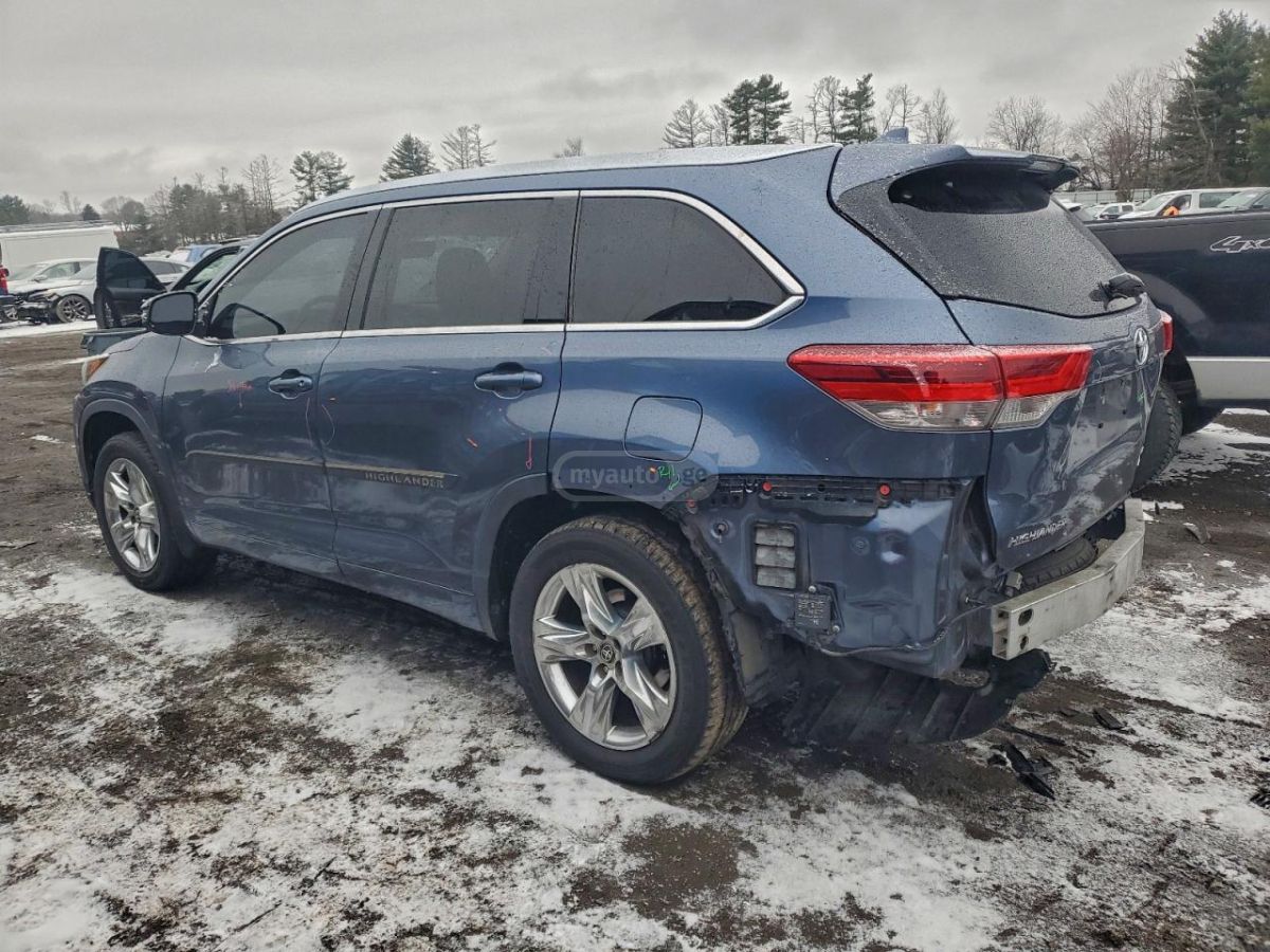 Toyota Highlander 2017 — photo 2