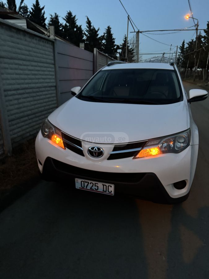 Toyota RAV4 2013 — photo 2