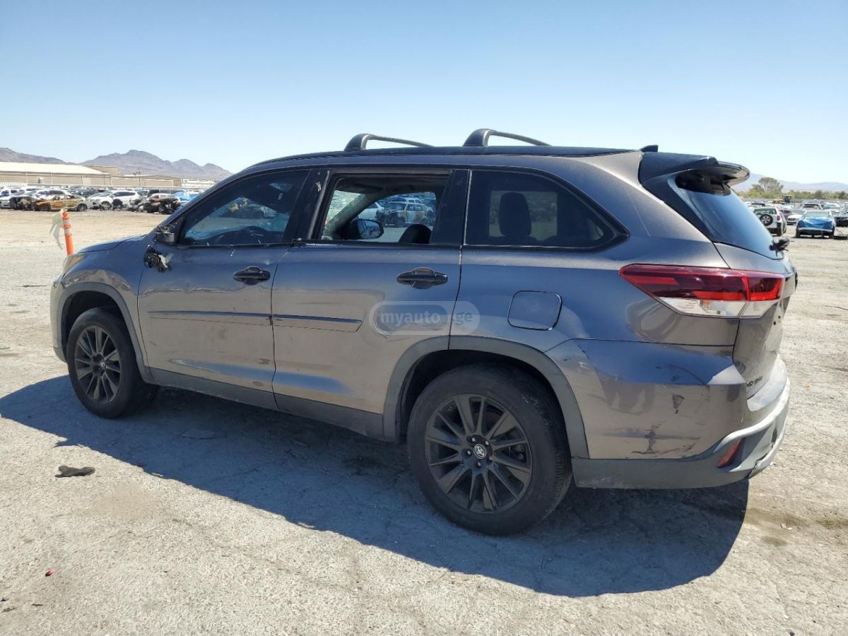 Toyota Highlander 2019 — photo 2