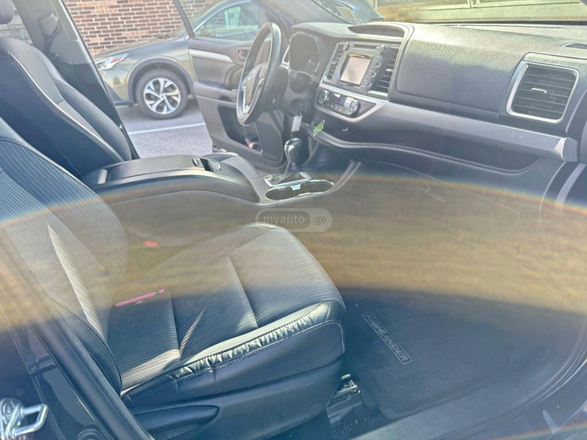 Toyota Highlander 2015 — photo 2