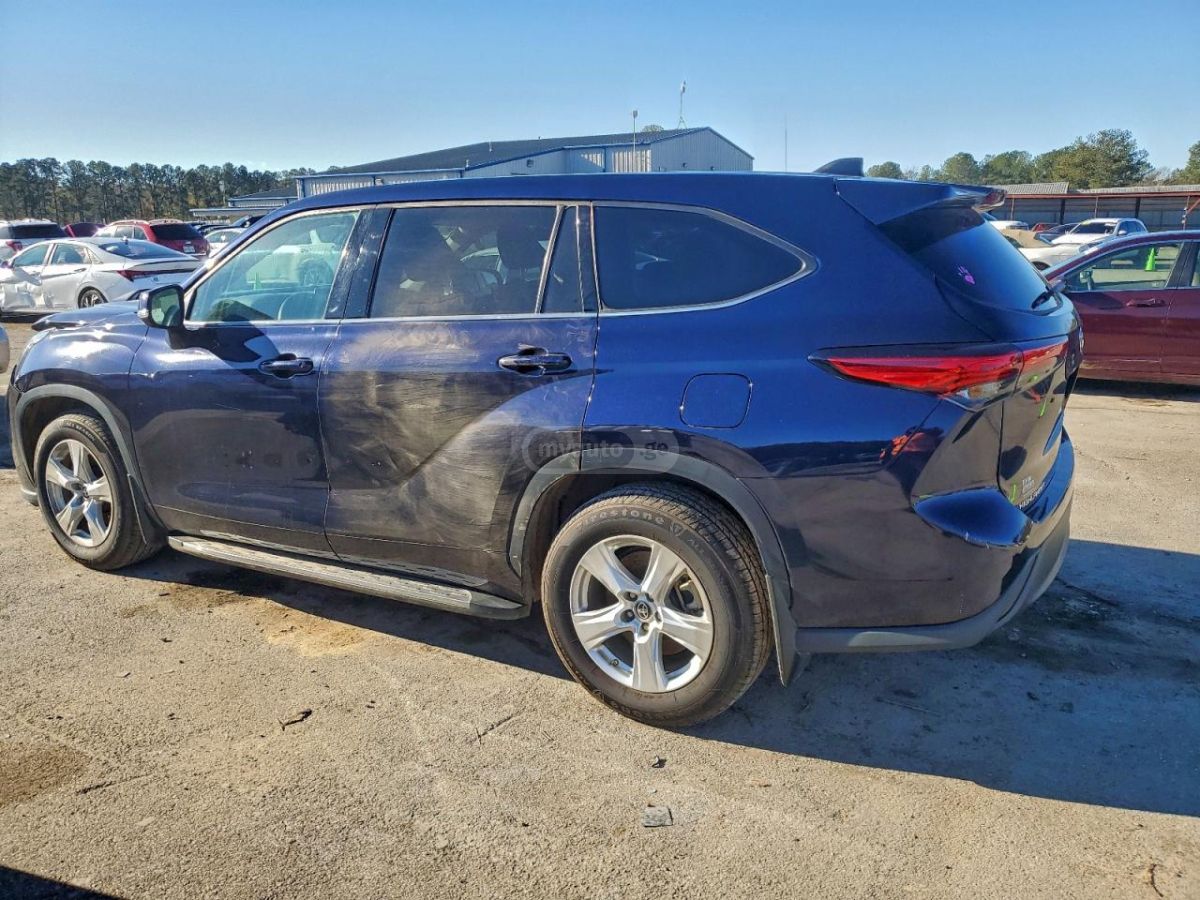 Toyota Highlander 2022 — photo 2