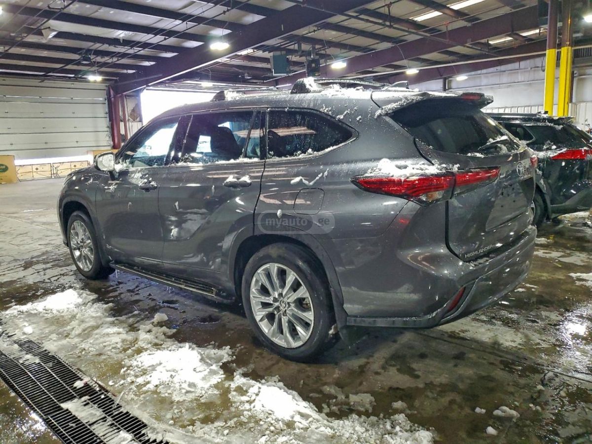 Toyota Highlander 2020 — photo 2