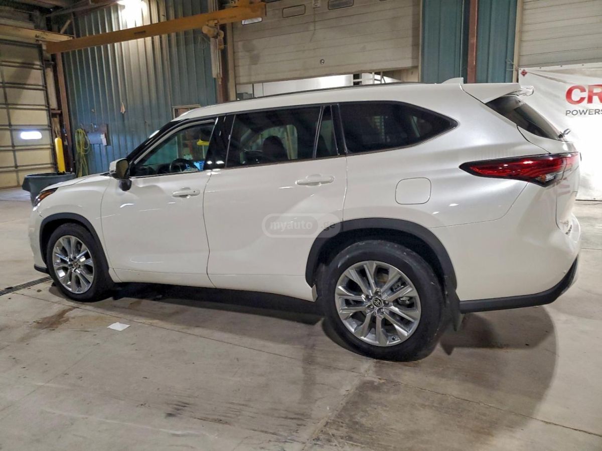Toyota Highlander 2021 — photo 2