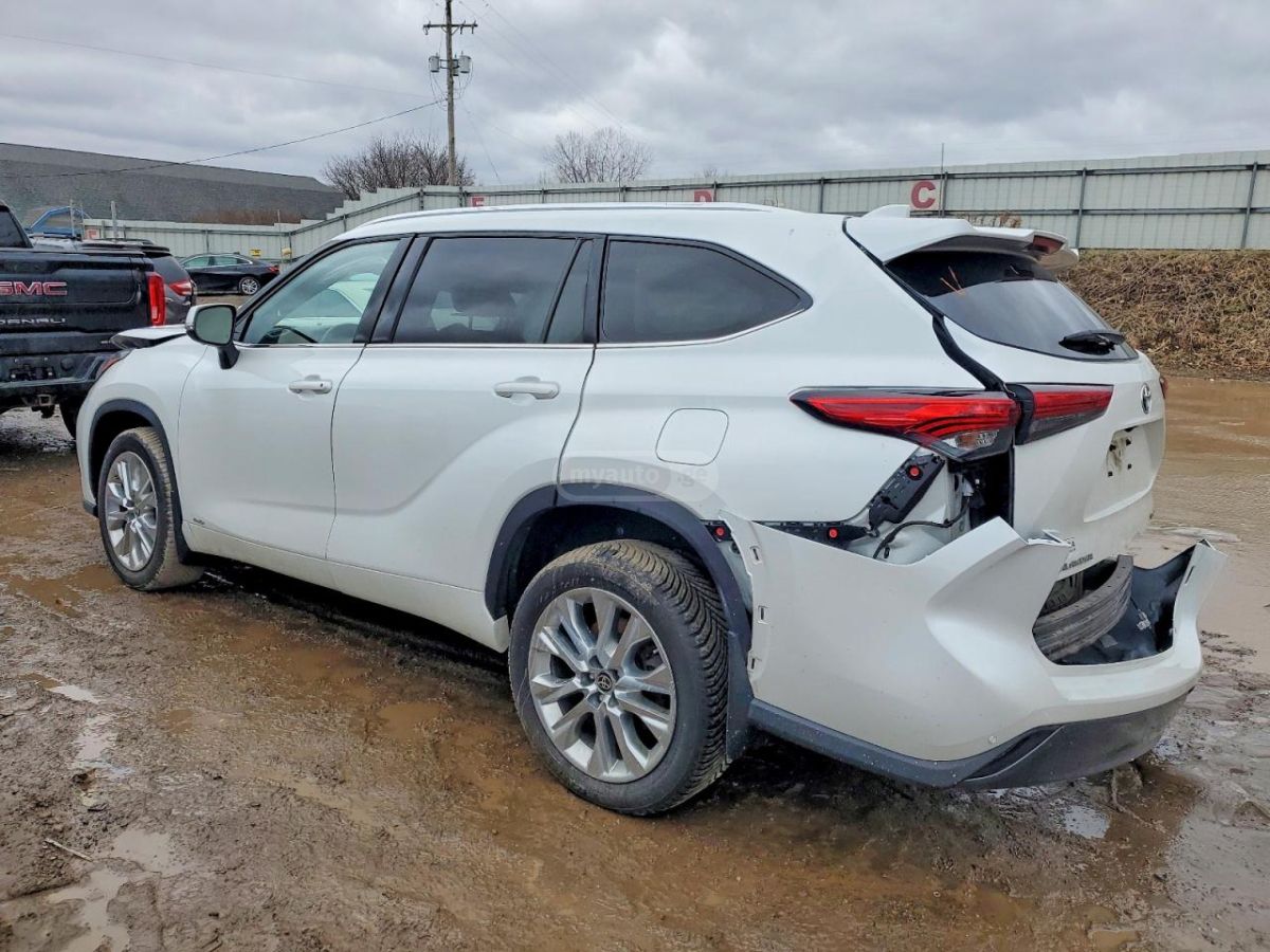 Toyota Highlander 2022 — photo 2