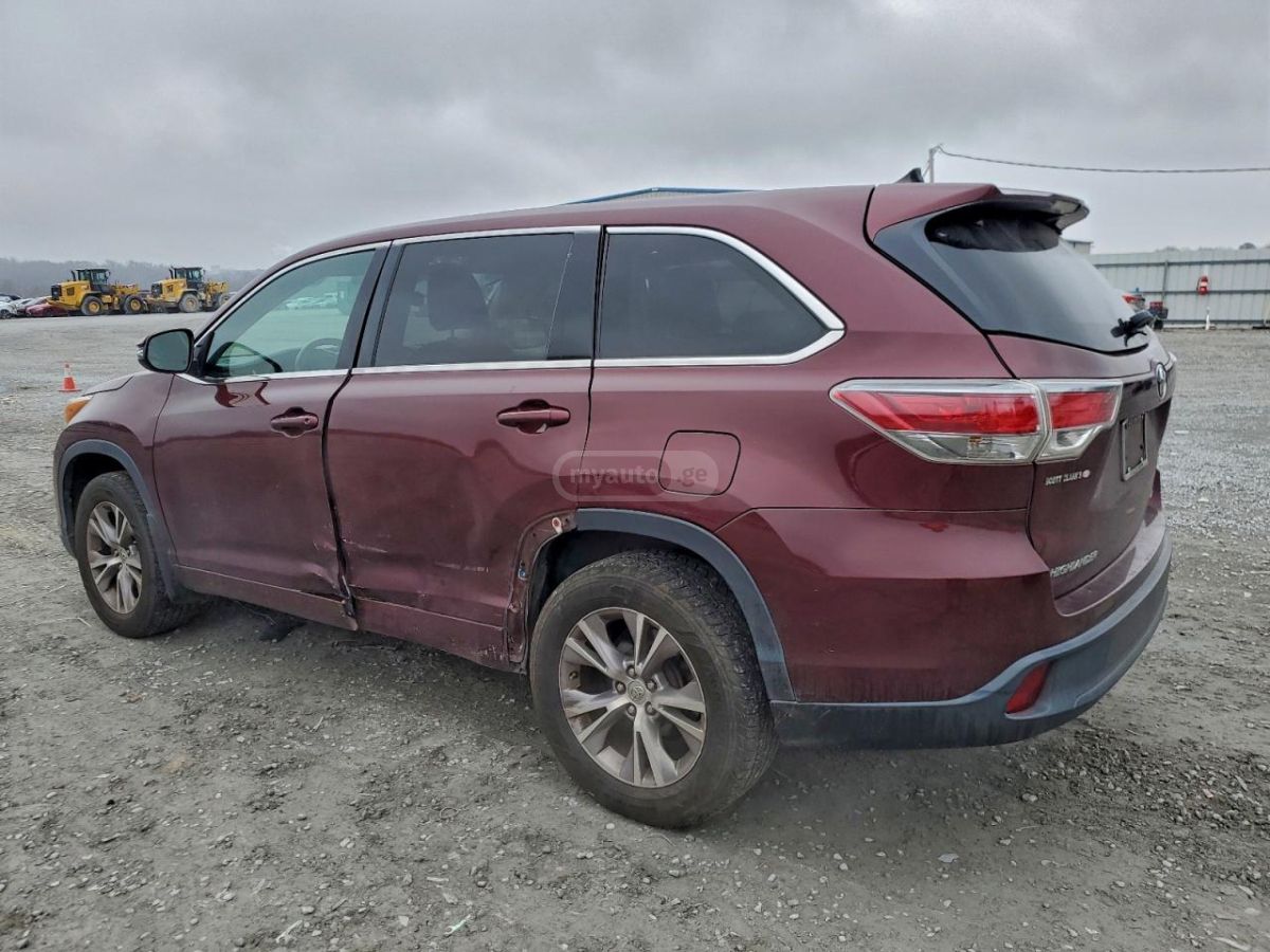 Toyota Highlander 2015 — photo 2