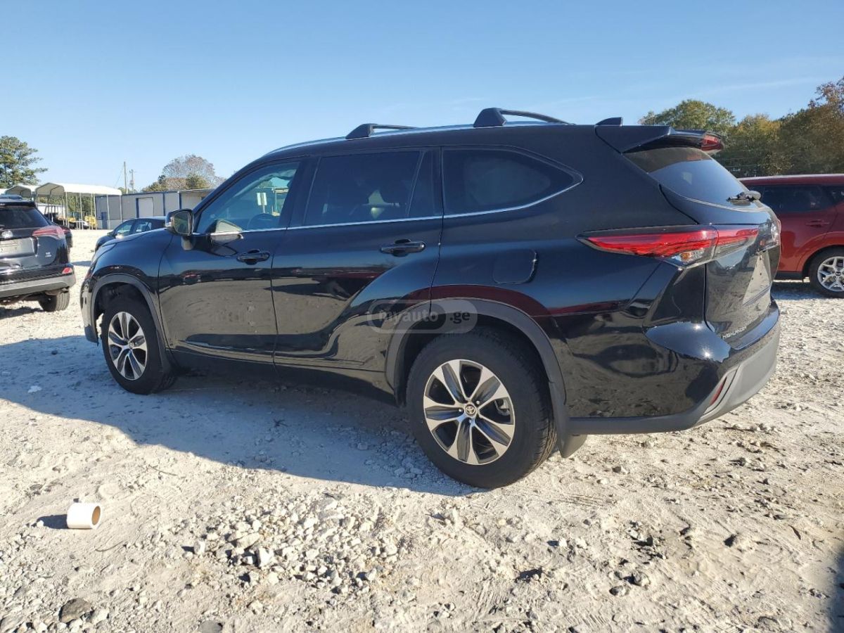 Toyota Highlander 2021 — photo 2