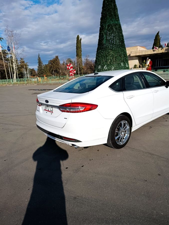 Ford Fusion 2018 — photo 2
