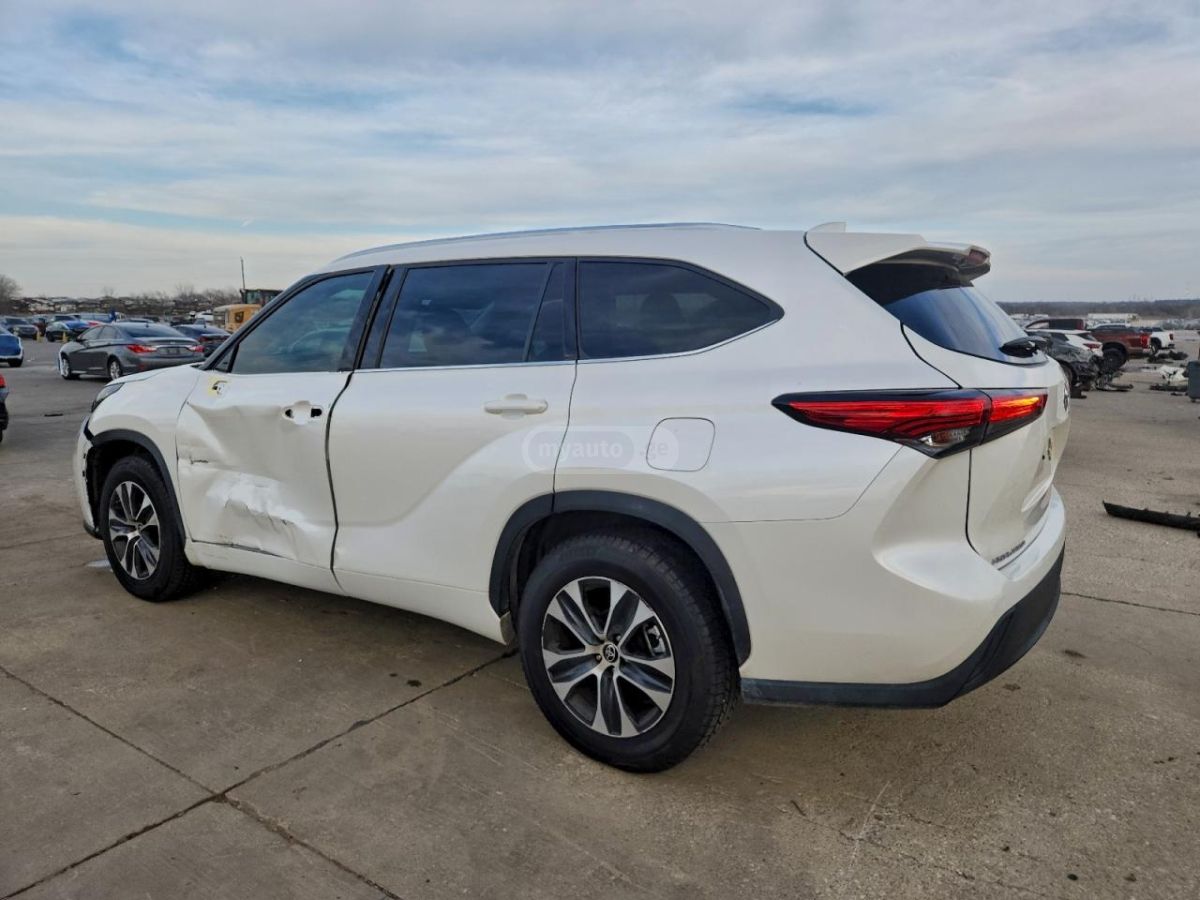 Toyota Highlander 2021 — photo 2
