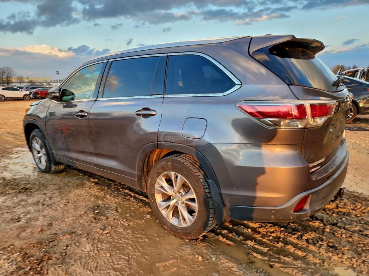 Toyota Highlander 2015 — photo 2