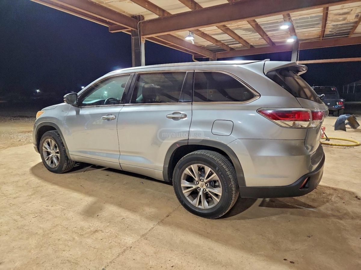 Toyota Highlander 2014 — photo 2