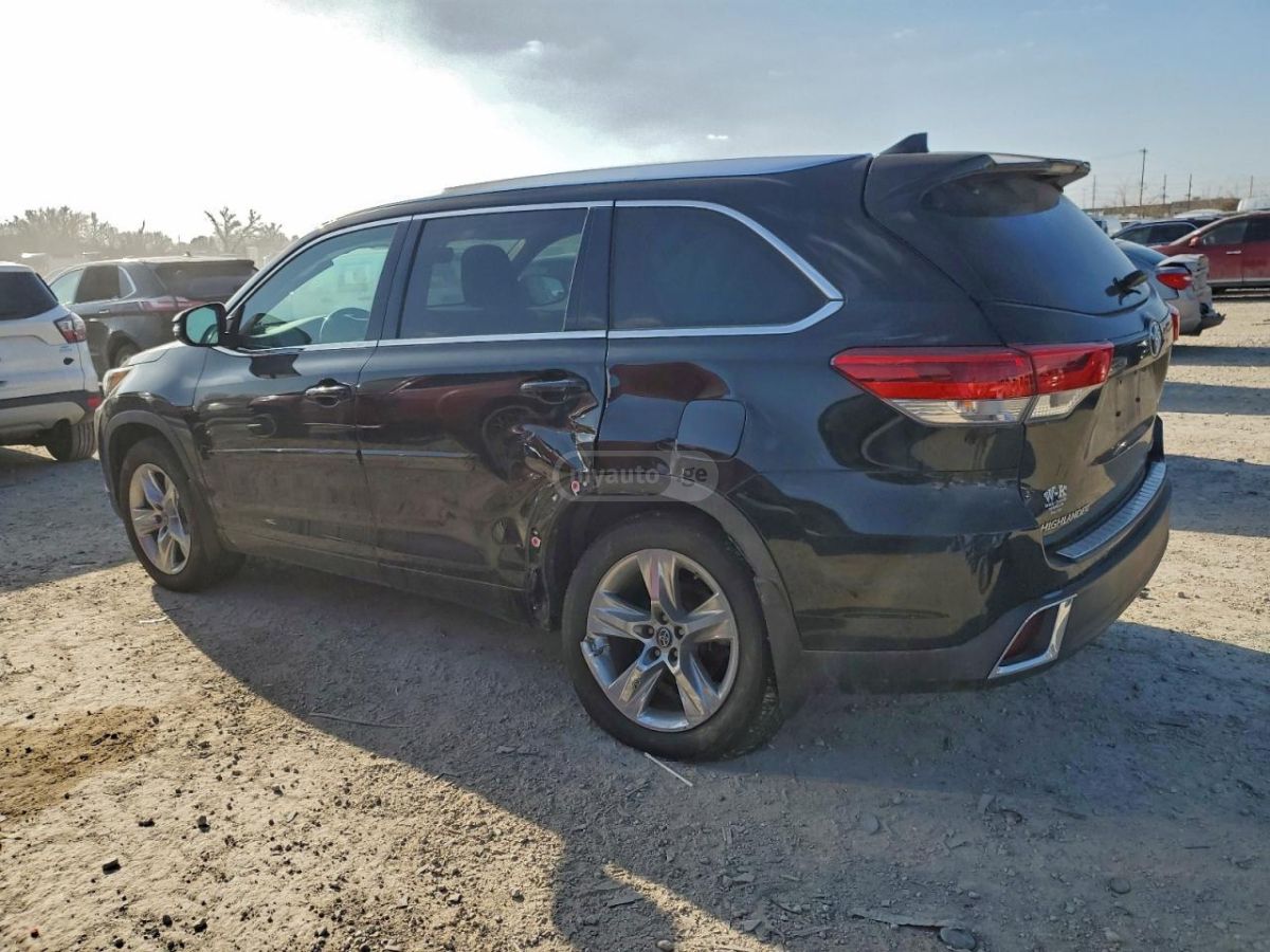Toyota Highlander 2018 — photo 2