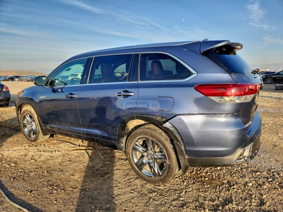 Toyota Highlander 2019 — photo 2